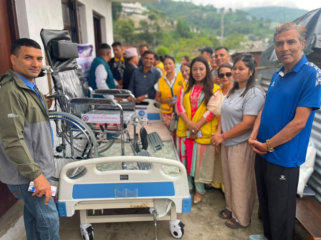 लायन्स क्लब अफ काठमाडौं टेम्पल सिद्धिविनायकद्वारा क्यान्सरपीडितलाई मेडिकल बेड तथा स्वास्थ्य सामग्री सहयोग