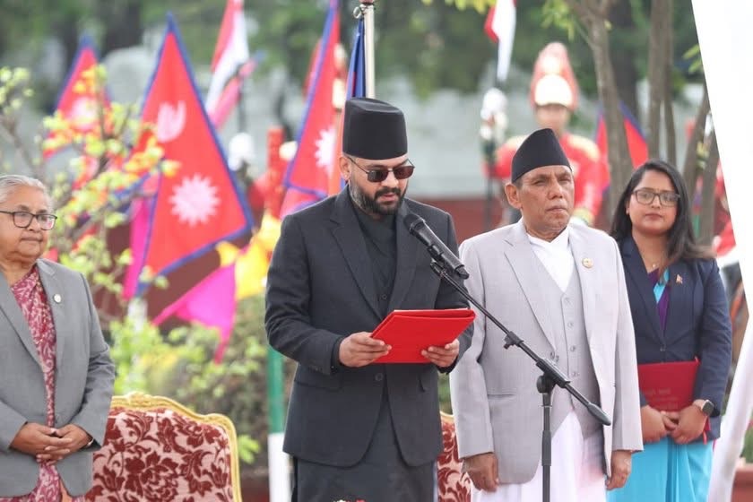 शपथ सकेर राष्ट्रपति कार्यालयबाट बाहिरिए प्रधानमन्त्री बालेन