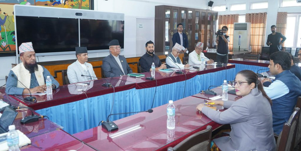 विपक्षीले संसद् अवरोध कायमै राख्ने, प्रधानमन्त्रीले नै जवाफ दिनुपर्ने अडान