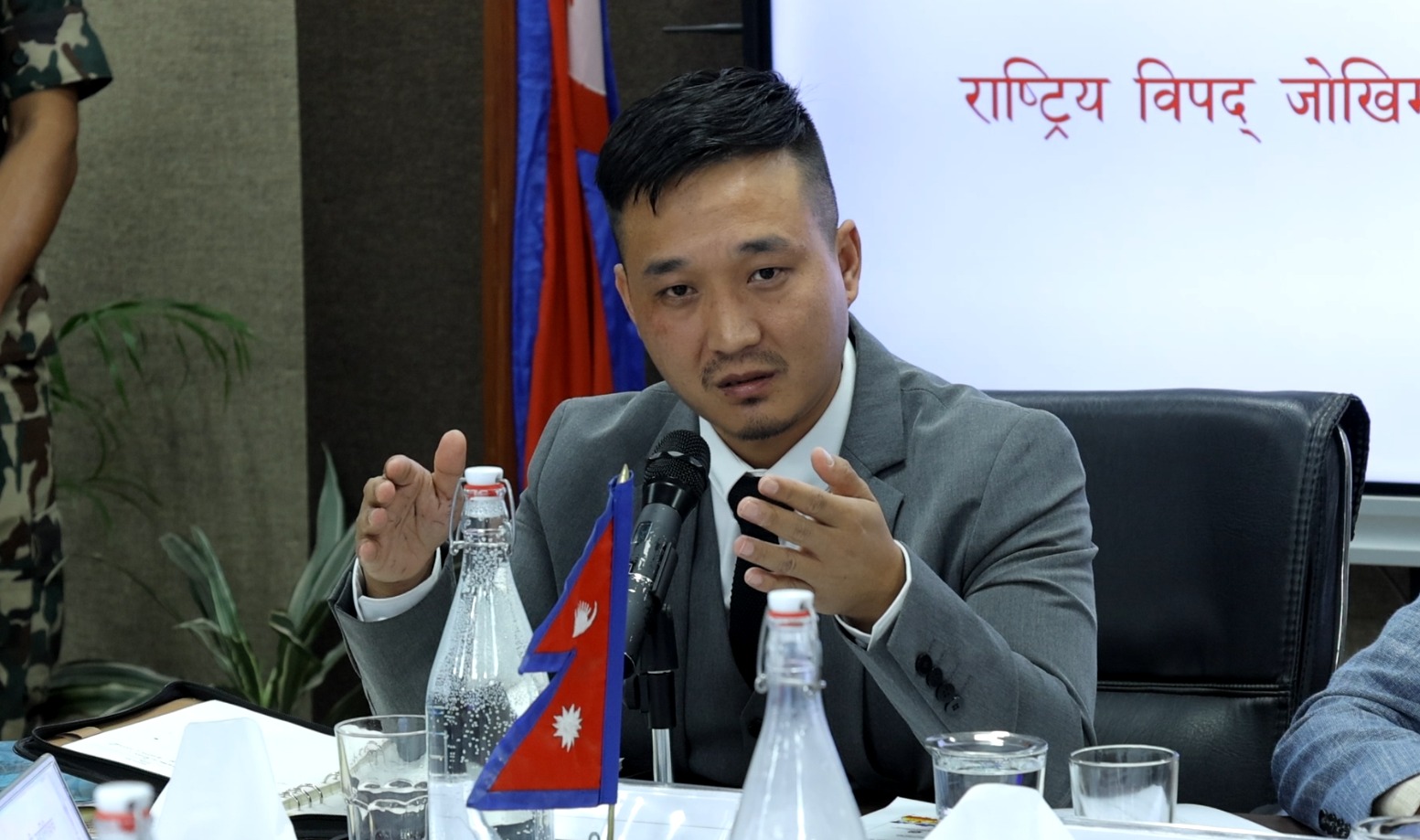 विपद् आउनुअघि तयारी गर्न गृहमन्त्री गुरुङको निर्देशन, हेलिकप्टर दुरुपयोग रोक्ने घोषणा