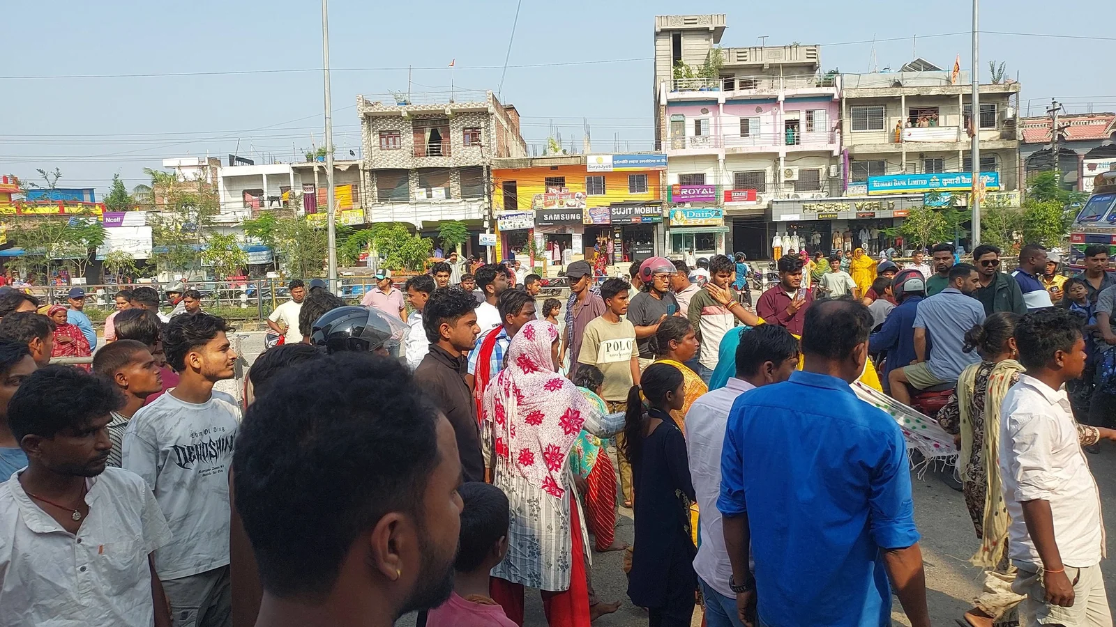 जीतपुर बजारमा नगर प्रहरी र फुटपाथ व्यवसायीबीच झड्प, स्थिति केहीबेर तनावग्रस्त