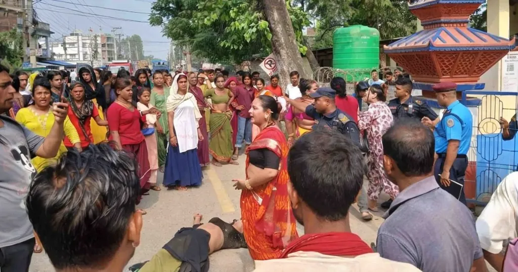 कलैयामा तेस्रोलिङ्गी समूहको प्रदर्शन, तीन जना पक्राउ